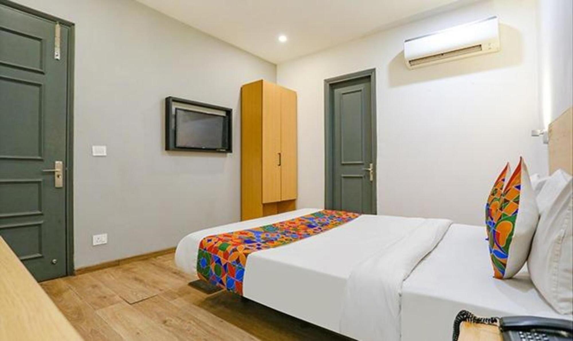 ניו דלהי Fabhotel Urban Residency Model Town מראה חיצוני תמונה