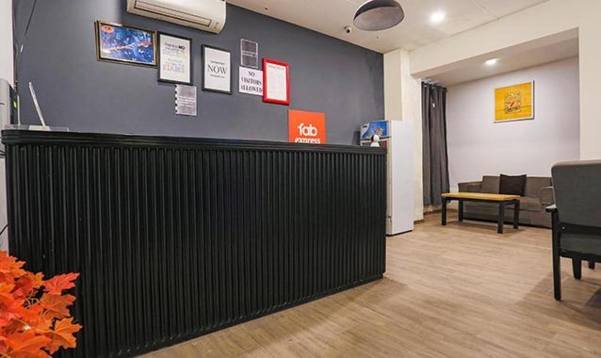ניו דלהי Fabhotel Urban Residency Model Town מראה חיצוני תמונה