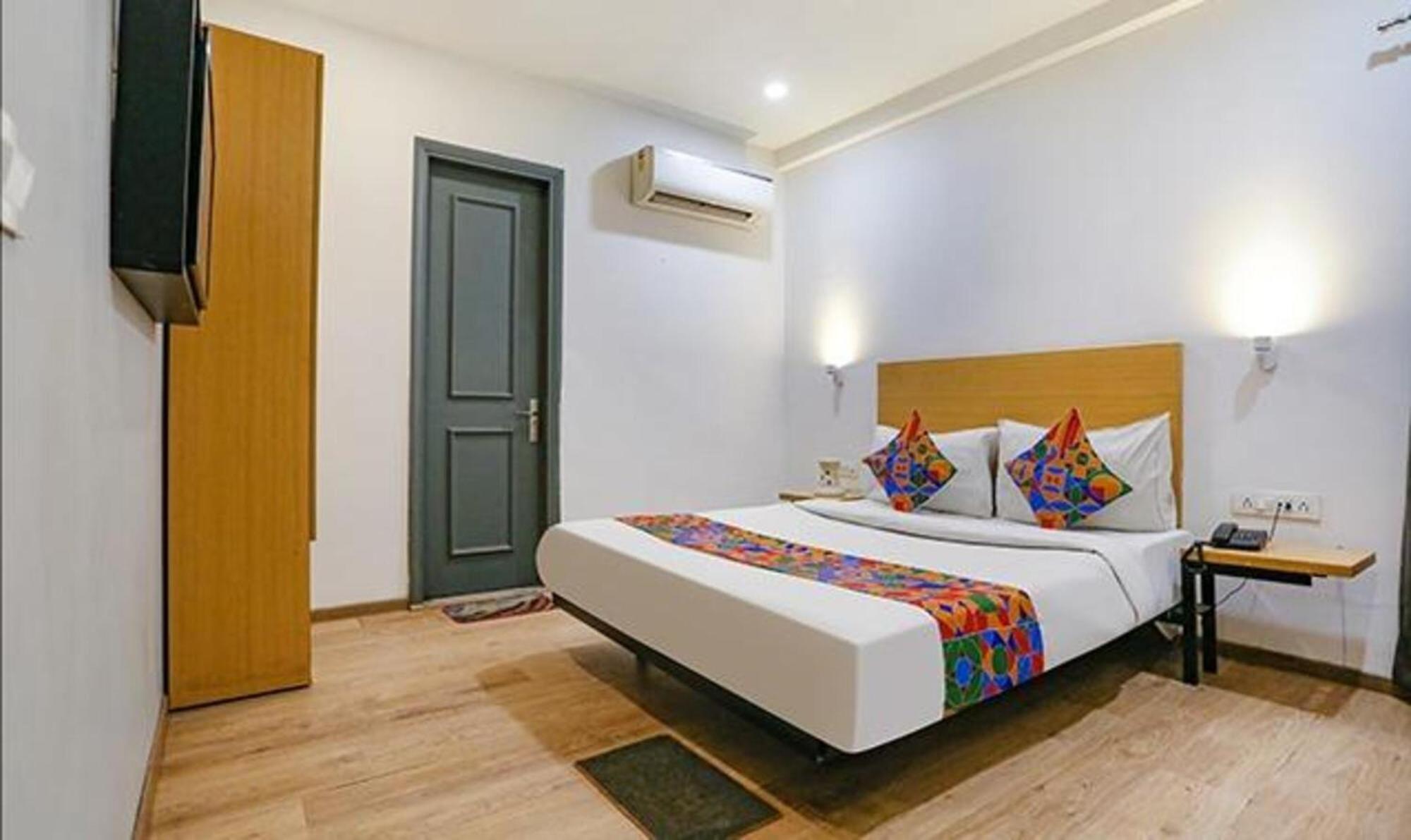ניו דלהי Fabhotel Urban Residency Model Town מראה חיצוני תמונה