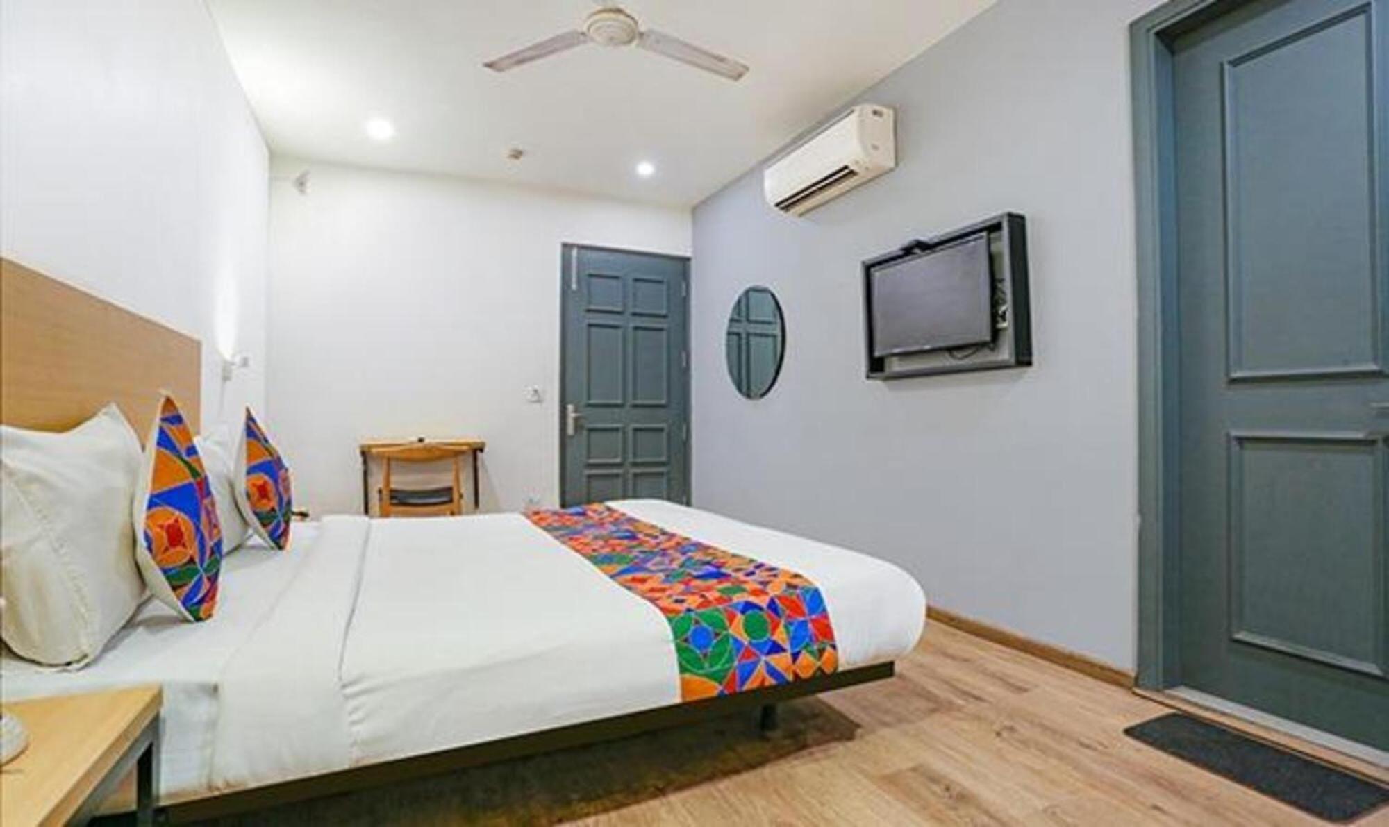 ניו דלהי Fabhotel Urban Residency Model Town מראה חיצוני תמונה